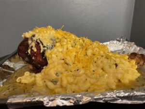 Smoked Turkey Leg with Mac & Cheese